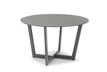 HUG round dining table
