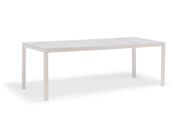 LOOP dining table